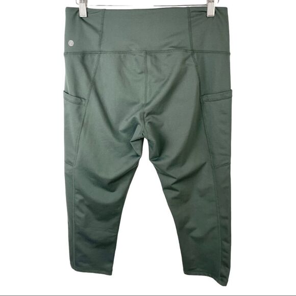 Zella High Waist Pocket Crop in Mountain Green Size L - Picture 4 of 7